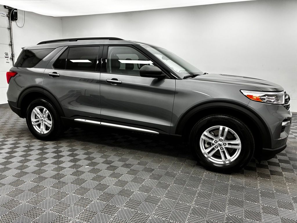 2023 Ford Explorer XLT photo 14