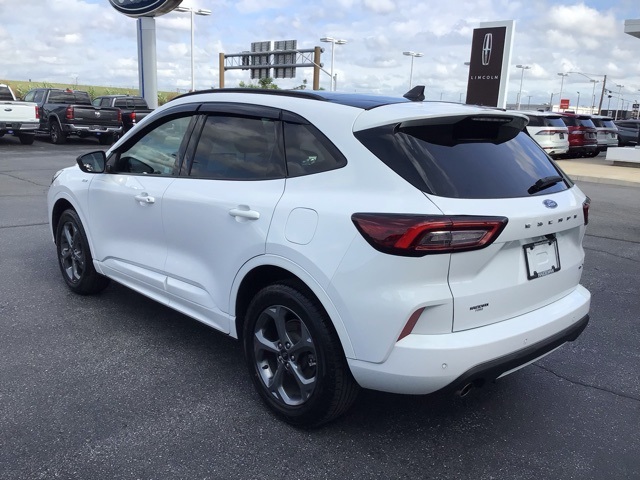 2023 Ford Escape ST-Line photo 5