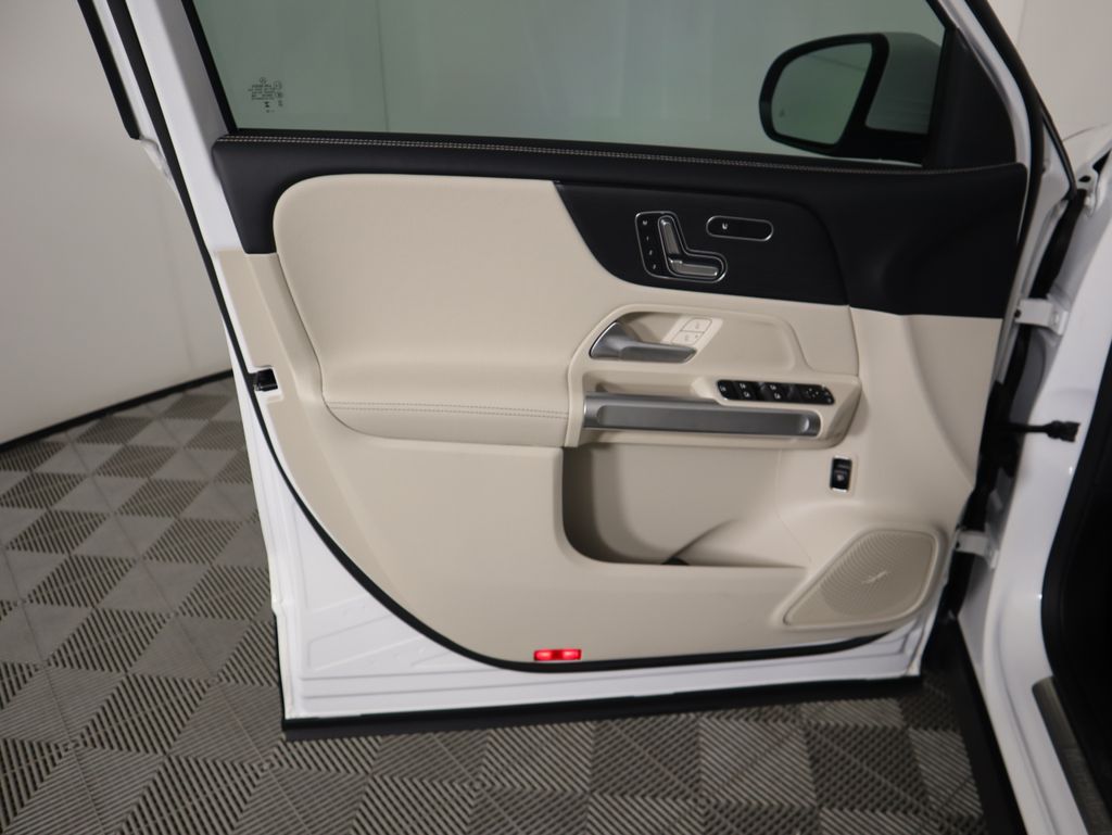 2026 Mercedes Benz GLB 250 photo 23