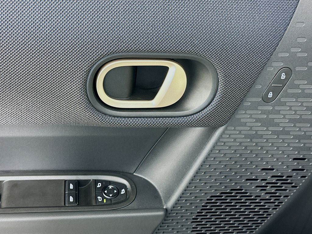 New 2025 White MINI Iconic image 19