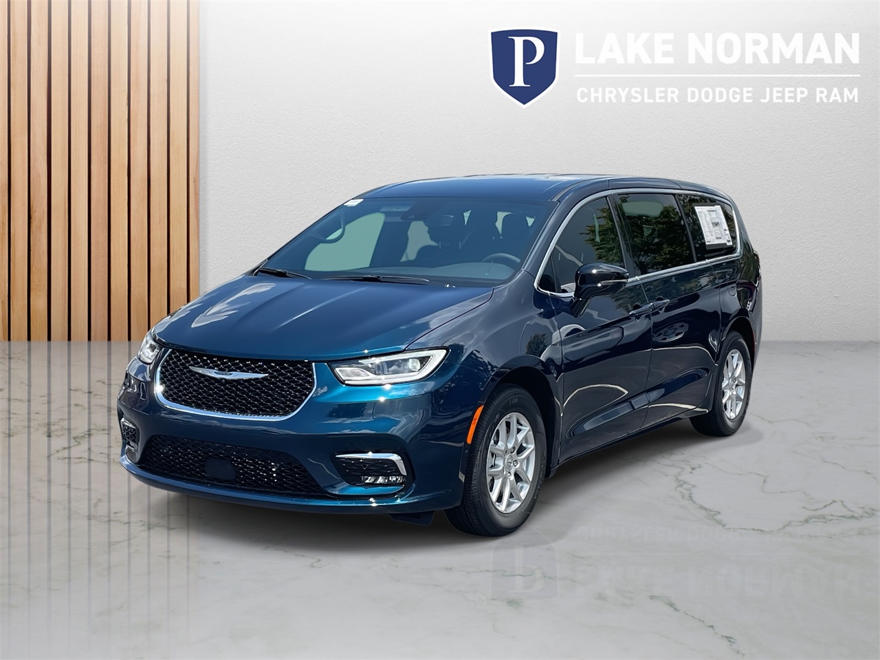 2025 Chrysler Pacifica photo 3