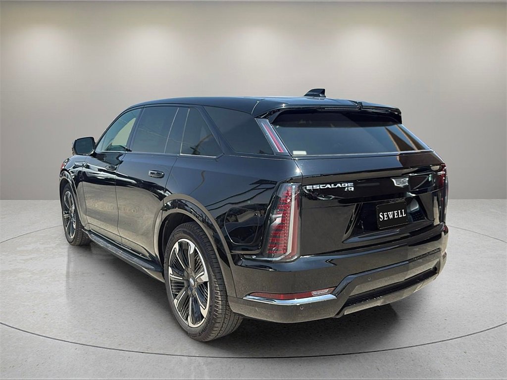 2025 Cadillac Escalade IQ Sport photo 3