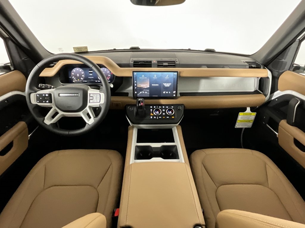 2025 Land Rover Defender 110 X-Dynamic SE photo 4