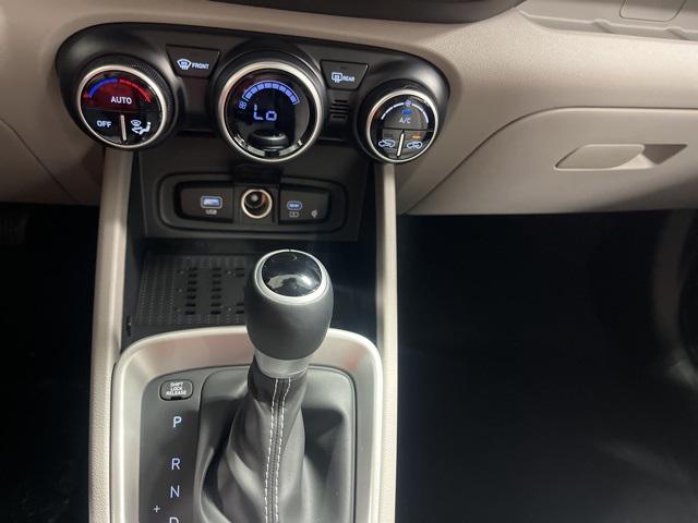 2026 Hyundai Venue SEL photo 17