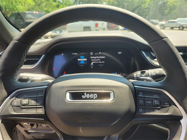 2025 Jeep Grand Cherokee Laredo X photo 25