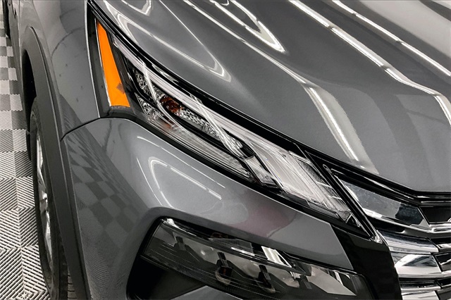 2025 Nissan Rogue S photo 14