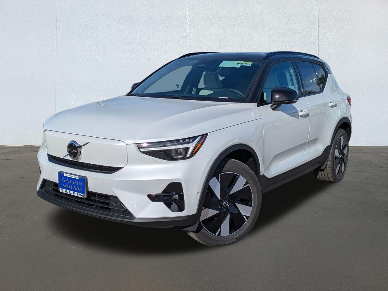 2026 Volvo EX40 Plus's photo