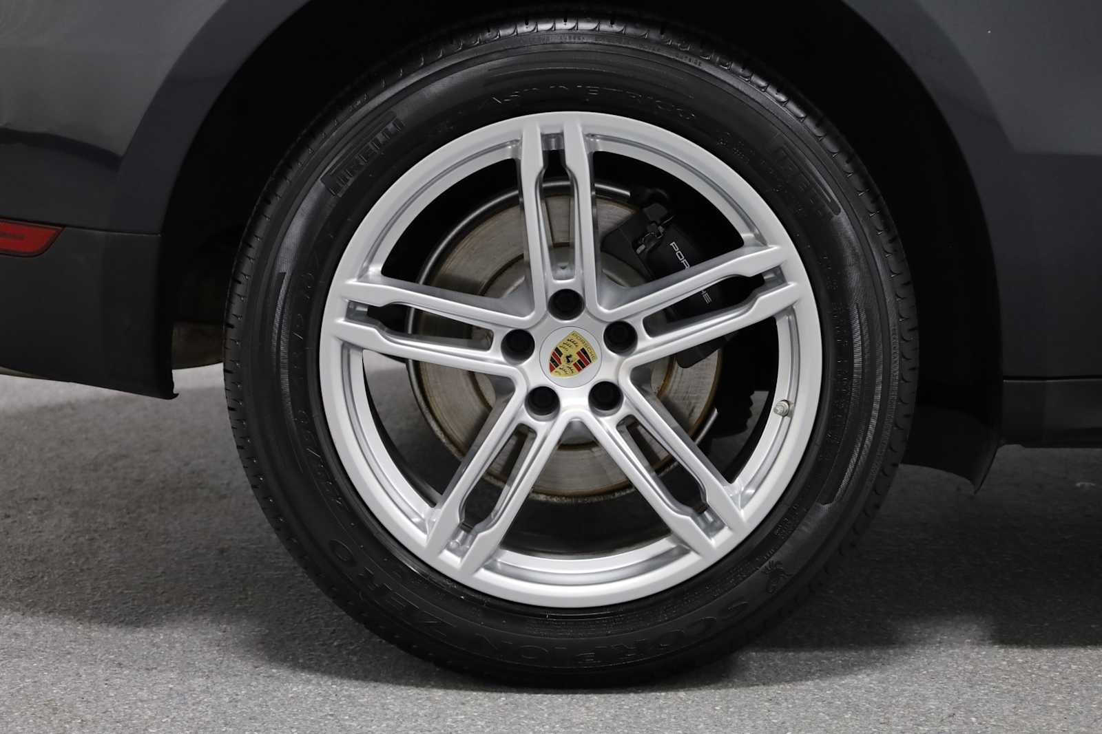 2018 Porsche Macan photo 36