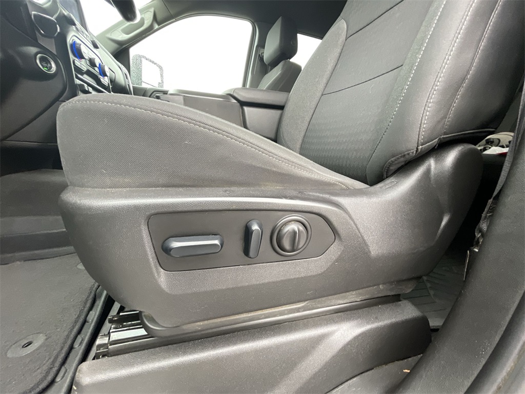 2023 Chevrolet Silverado 3500HD LT photo 17