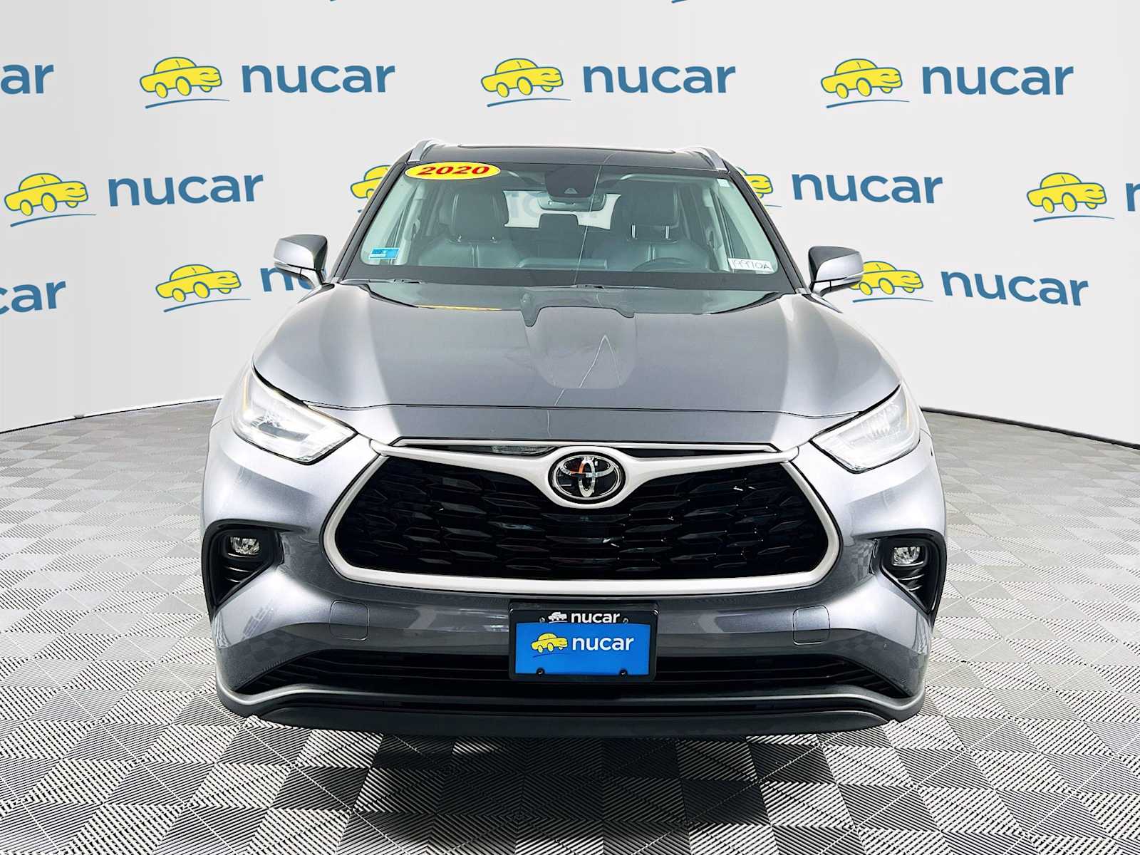 2020 Toyota Highlander XLE photo 2