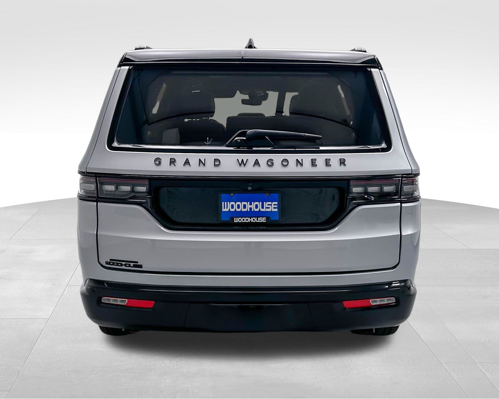 2023 Jeep Grand Wagoneer II photo 6