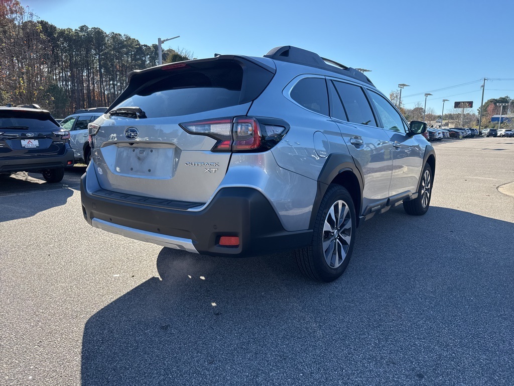 2025 Subaru Outback Limited XT photo 2