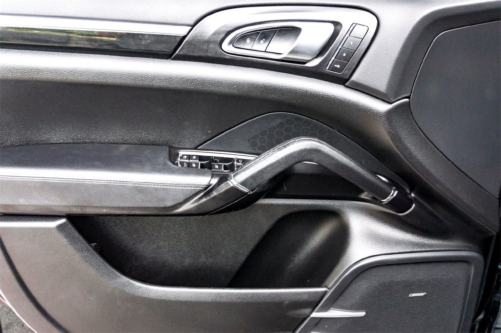 2018 Porsche Cayenne Base photo 10