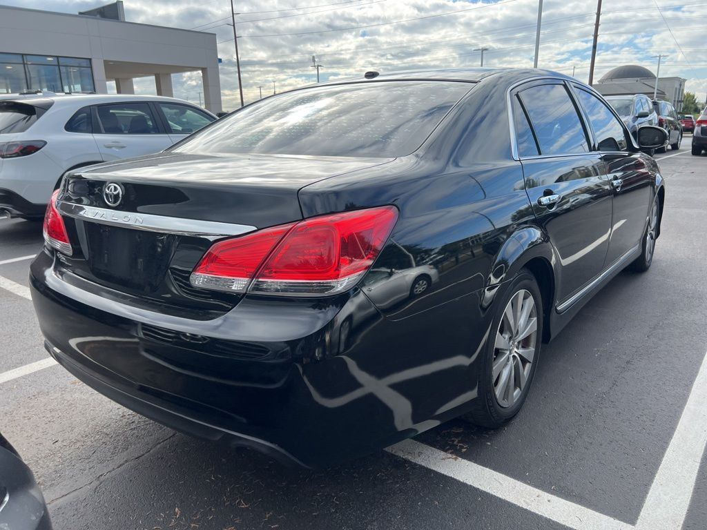 2011 Toyota Avalon Limited photo 2