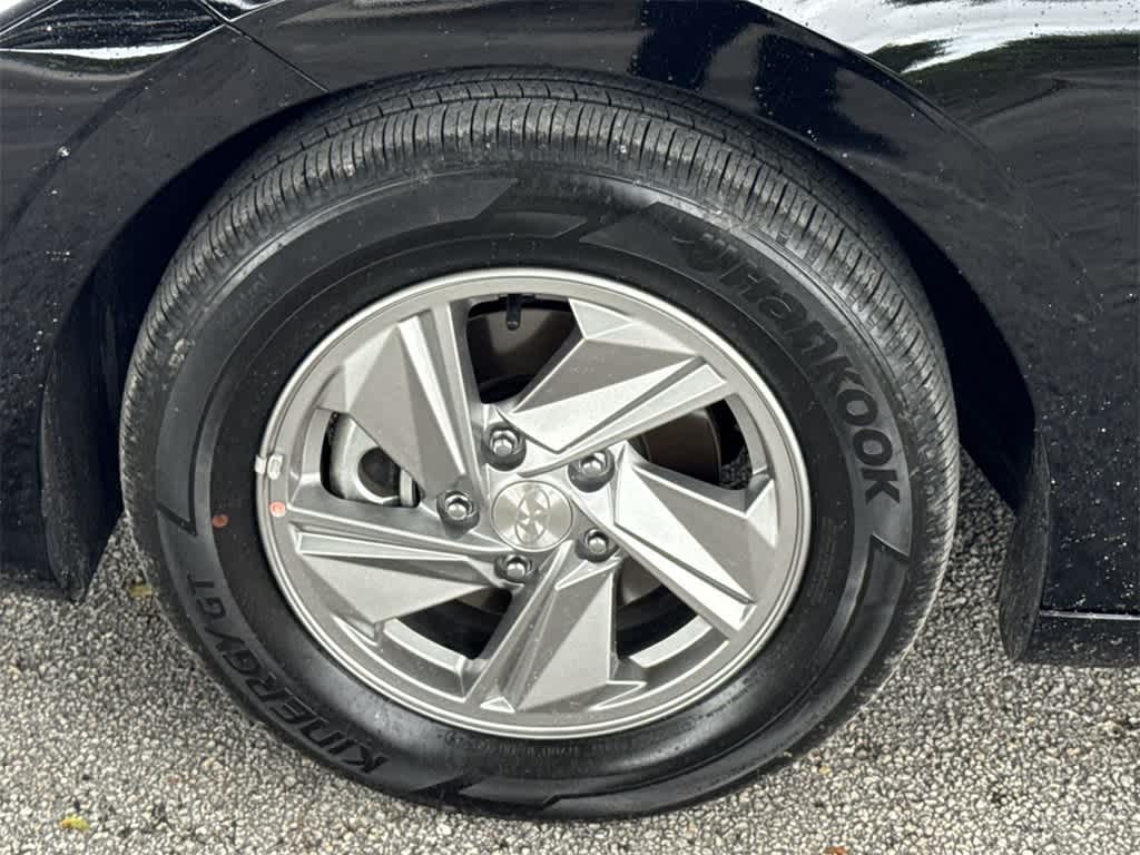 2025 Hyundai Elantra SE photo 10