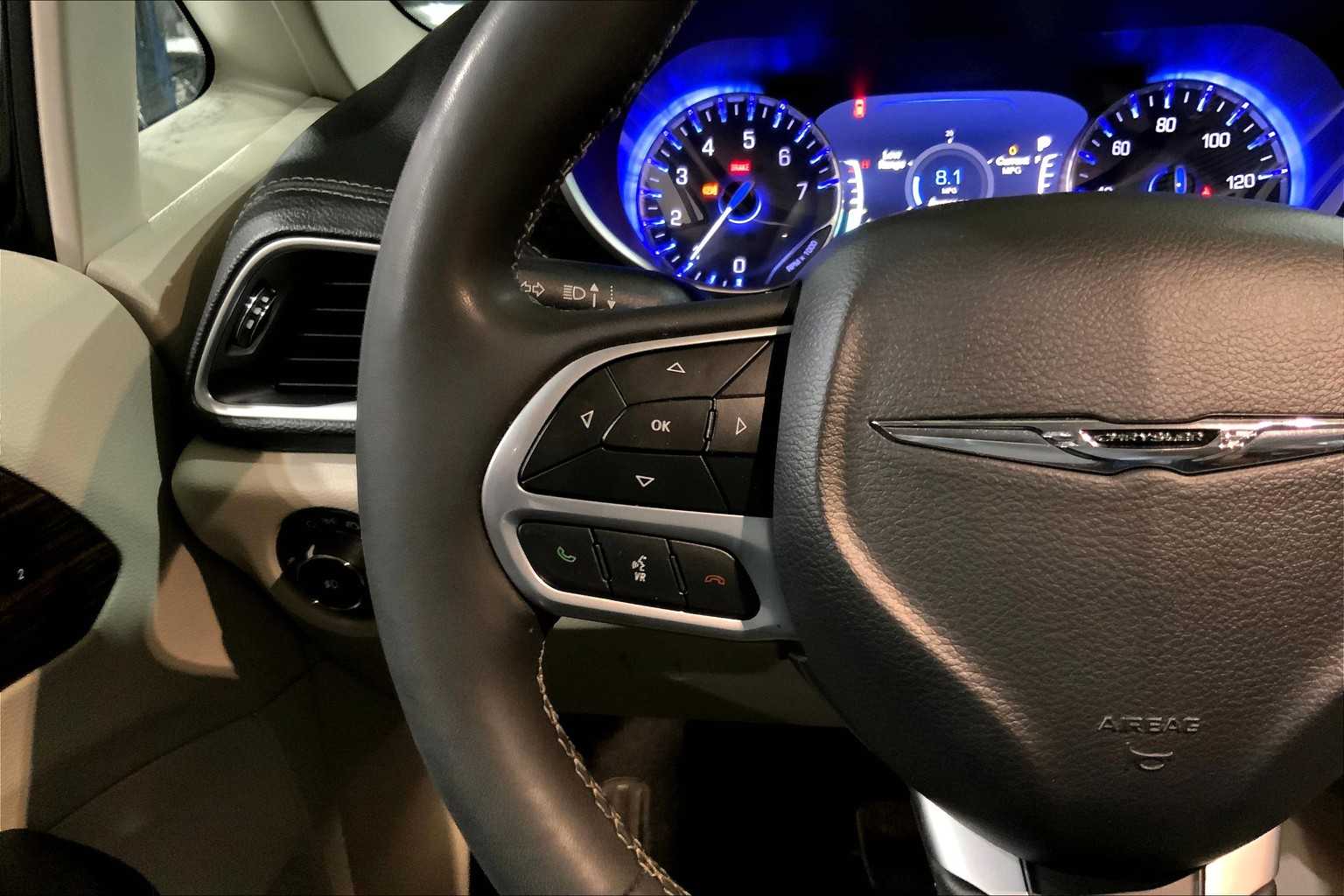 2023 Chrysler Pacifica Limited photo 22
