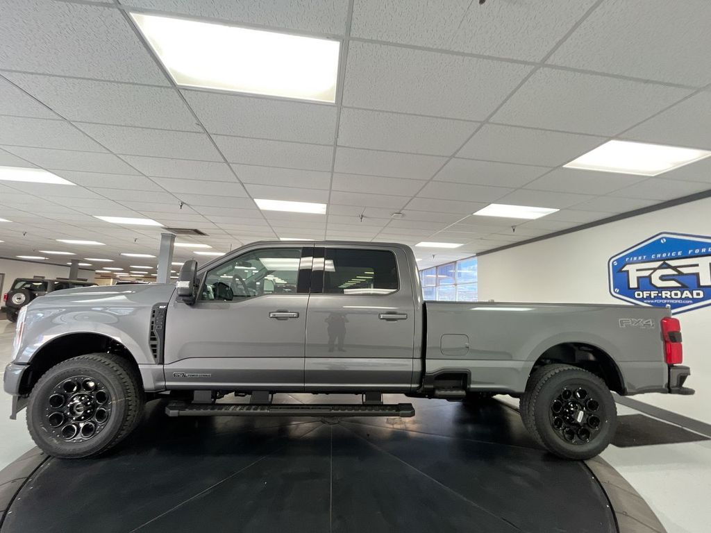 2025 Ford F-250 XLT photo 4