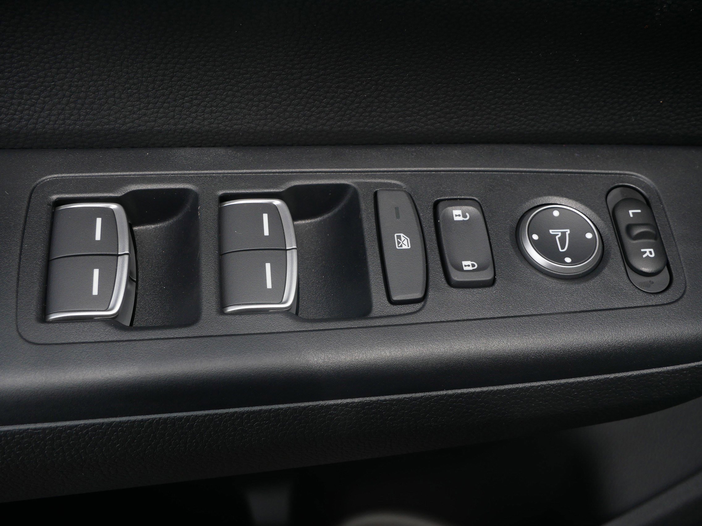 2026 Honda CR-V Hybrid Sport Touring photo 15