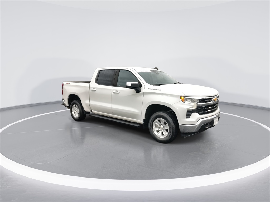 2022 Chevrolet Silverado 1500 LT photo 2
