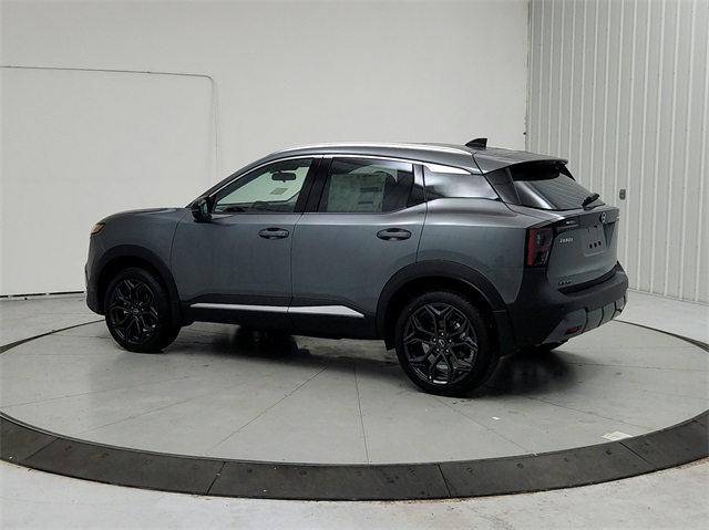 2026 Nissan Kicks SR photo 4