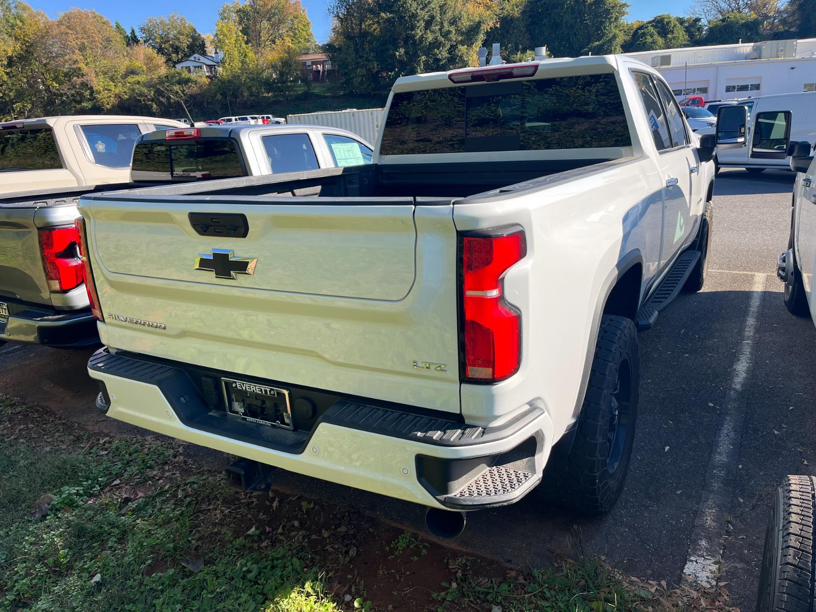 2025 Chevrolet Silverado 3500HD LTZ photo 4
