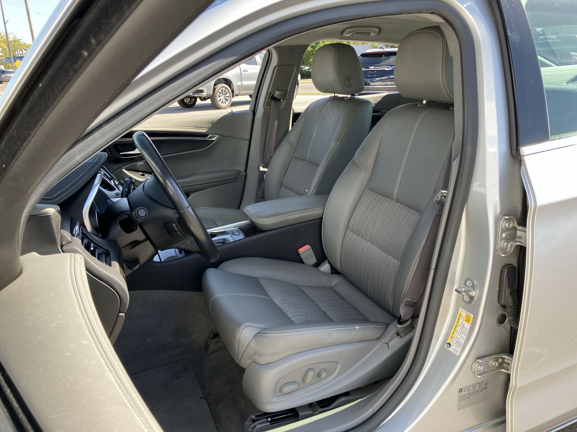 2017 Chevrolet Impala 1LT photo 8