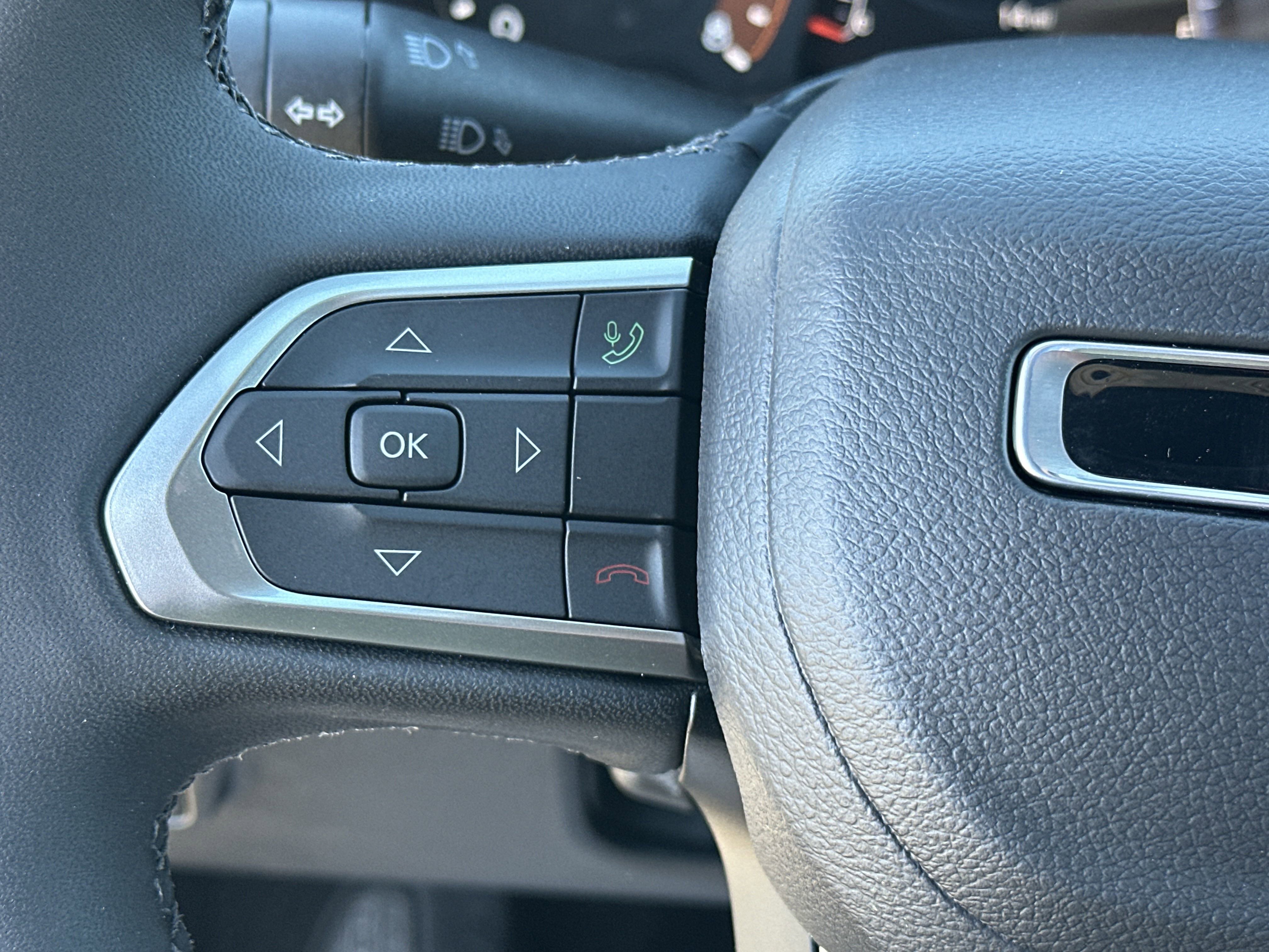 2025 Jeep Compass Latitude photo 4