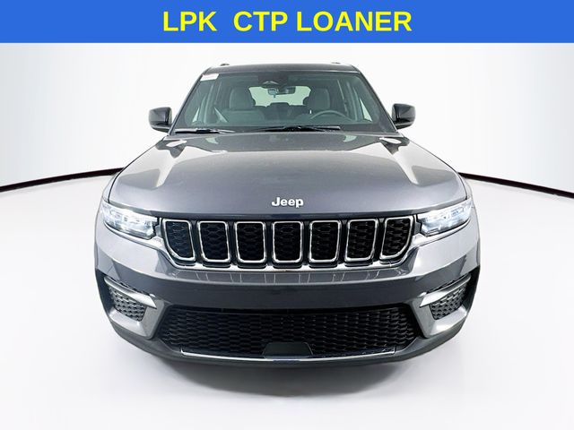 2025 Jeep Grand Cherokee Laredo X photo 2