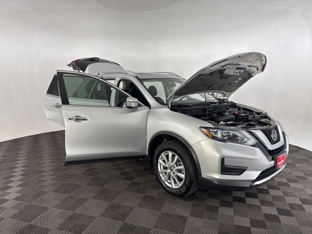 2018 Nissan Rogue SV photo 9