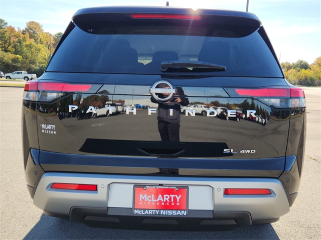 2025 Nissan Pathfinder SL photo 4