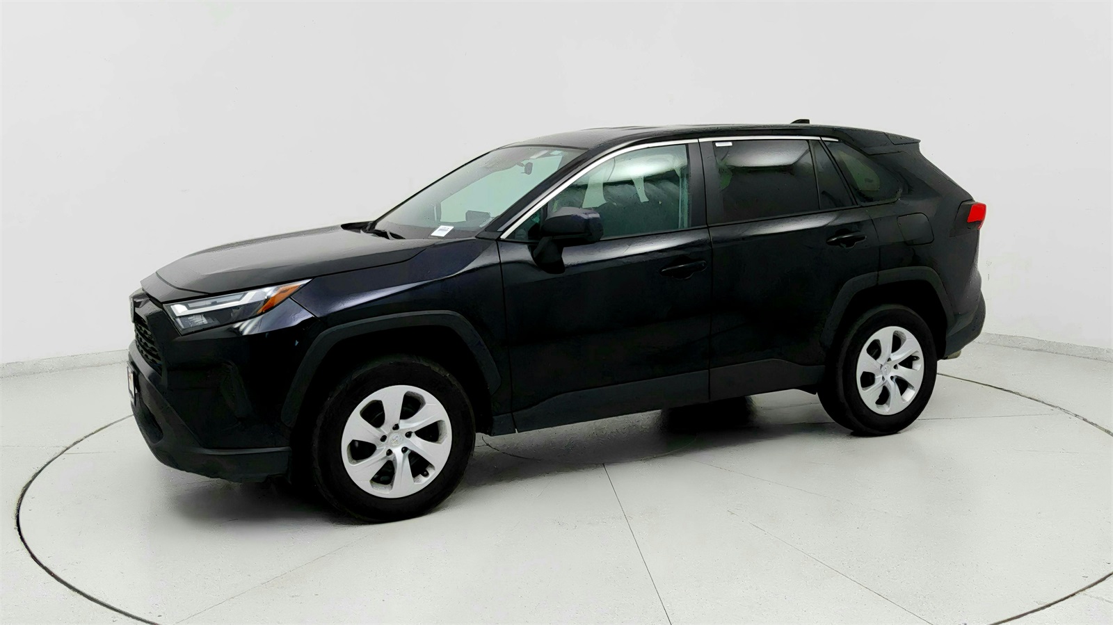 2024 Toyota RAV4 LE photo 3