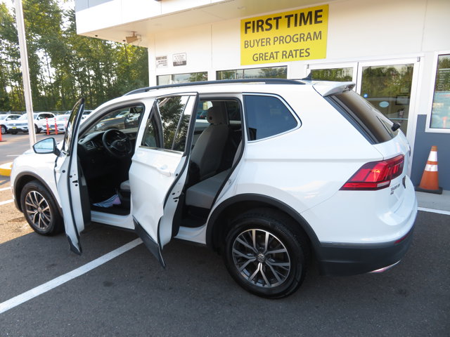 2020 Volkswagen Tiguan SEL photo 13
