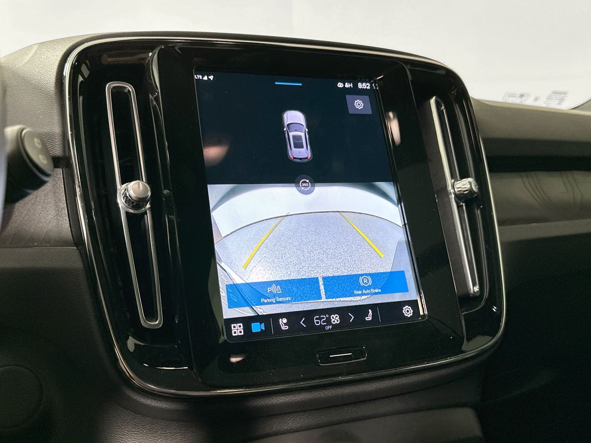 2023 Volvo XC40 Recharge Ultimate photo 12