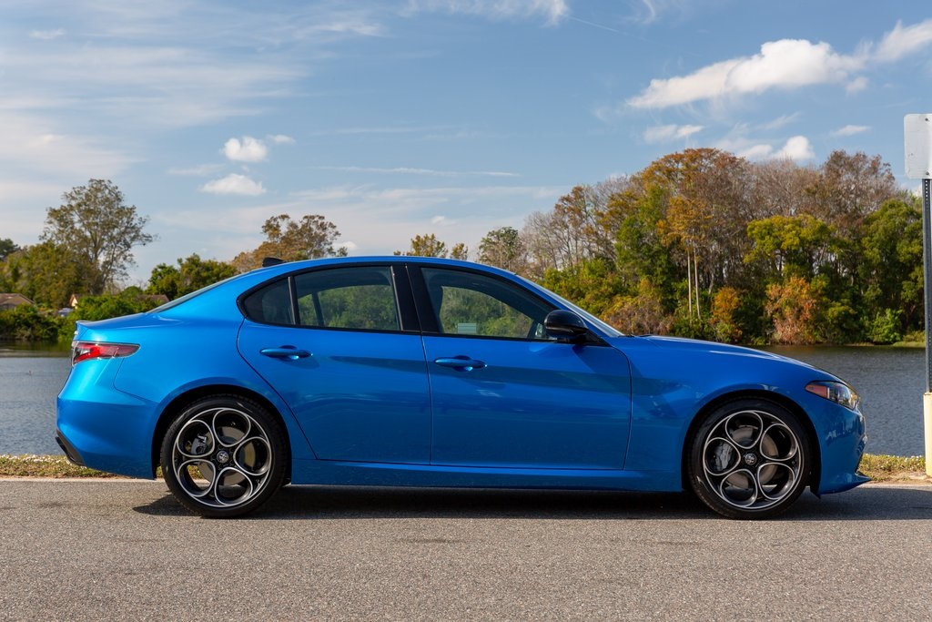 2025 Alfa Romeo Giulia Base photo 2