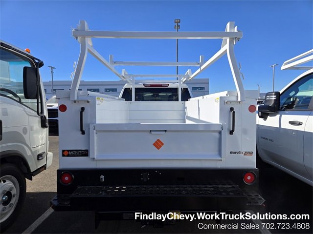 2025 Chevrolet Silverado 2500HD photo 2