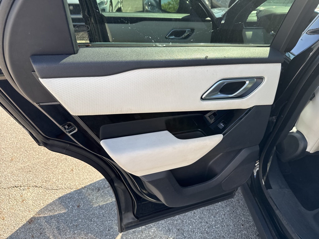 2023 Land Rover Range Rover Velar R-Dynamic S photo 17