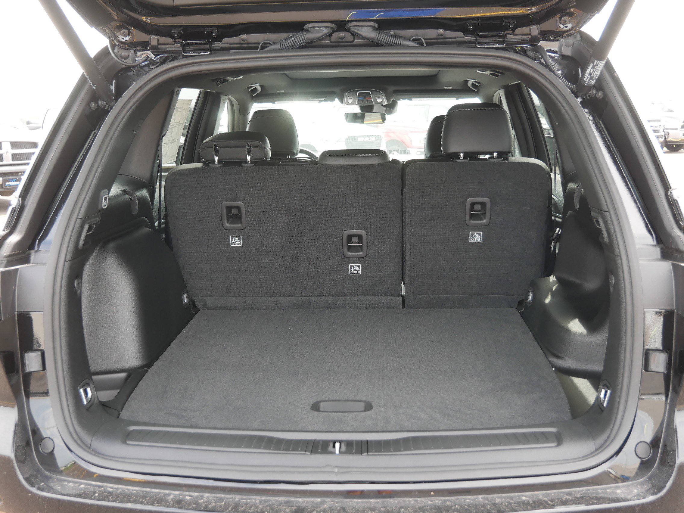 2025 Jeep Grand Cherokee Limited photo 3
