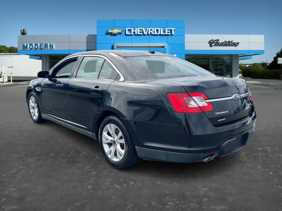 2011 Ford Taurus SEL photo 4