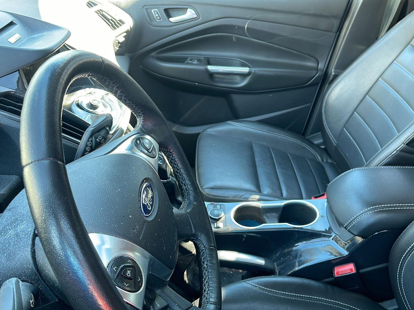 2014 Ford Escape Titanium photo 3