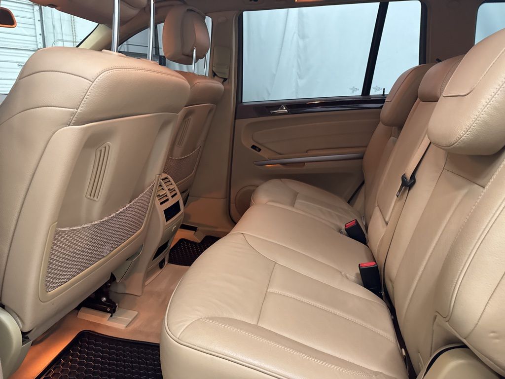 2011 Mercedes Benz GL 350 photo 15