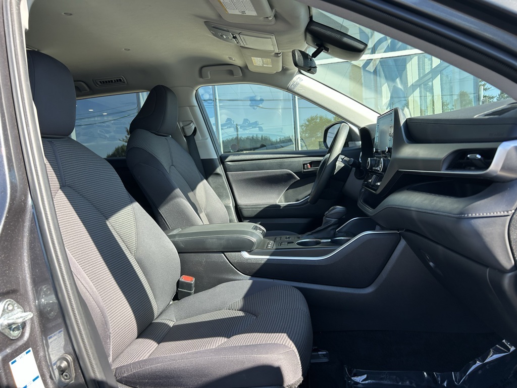 2022 Toyota Highlander L photo 27