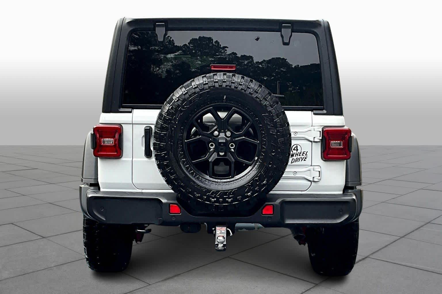 2024 Jeep Wrangler Willys photo 4