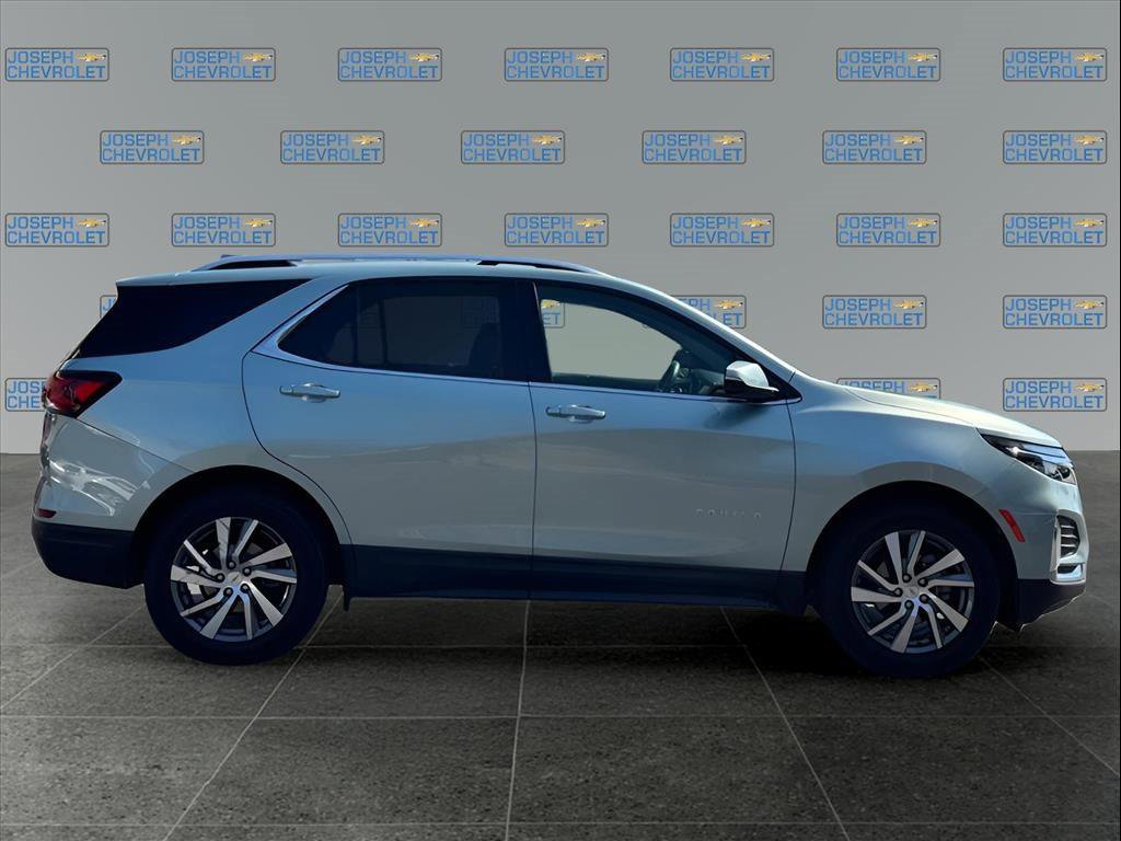 2022 Chevrolet Equinox Premier photo 3
