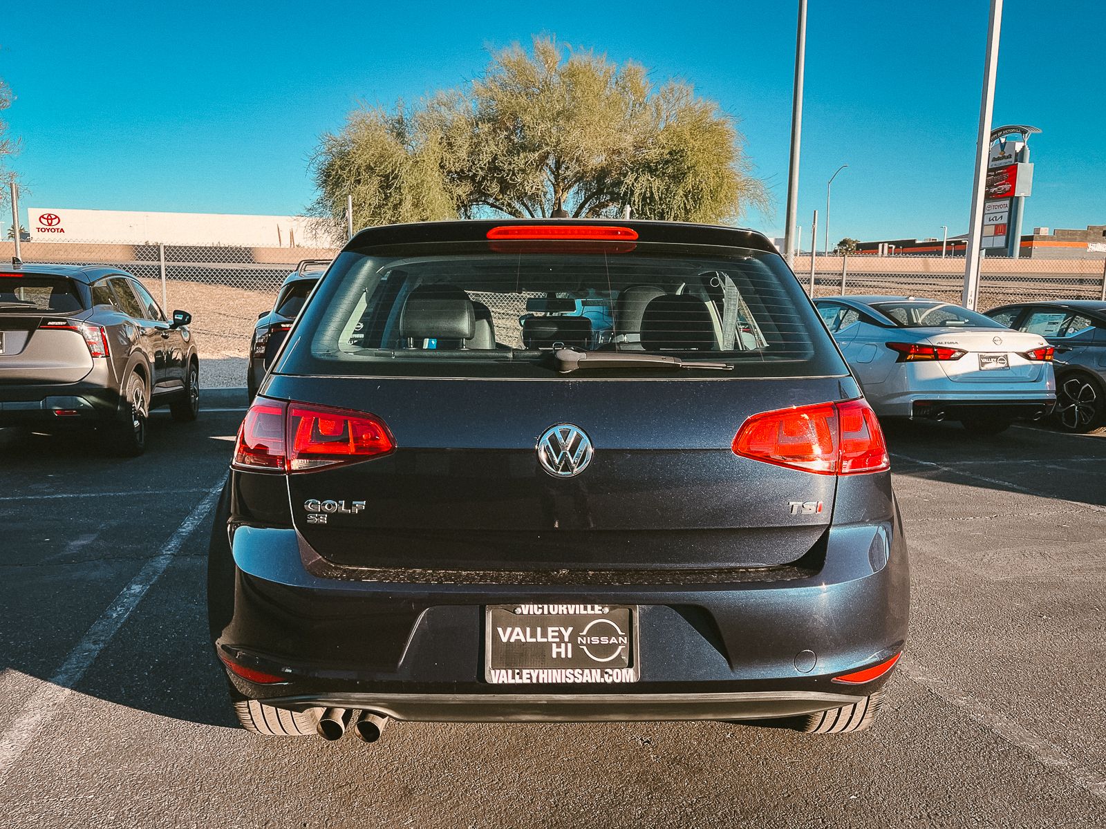 2017 Volkswagen Golf TSI SE photo 2
