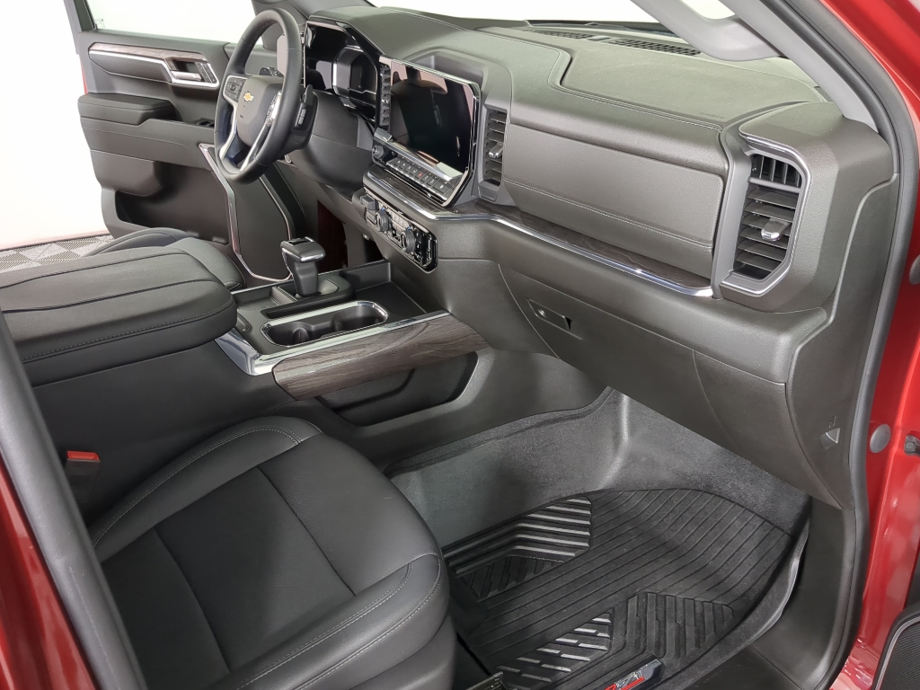 2024 Chevrolet Silverado 1500 LTZ photo 16
