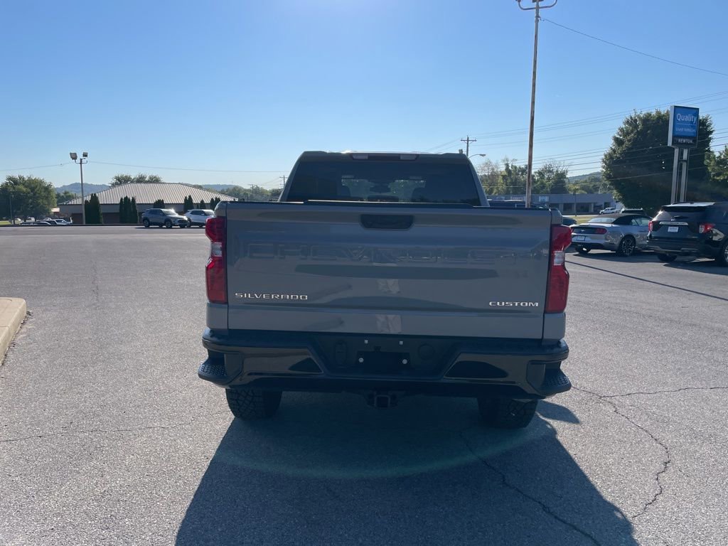 2025 Chevrolet Silverado 1500 Custom Trail Boss photo 3