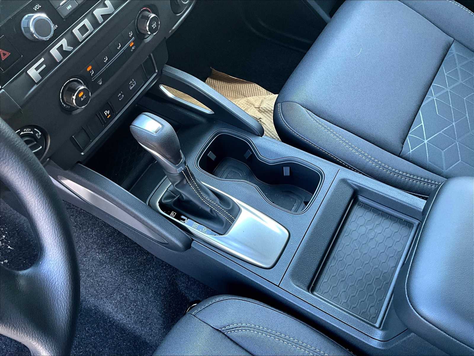 2025 Nissan Frontier SV photo 16