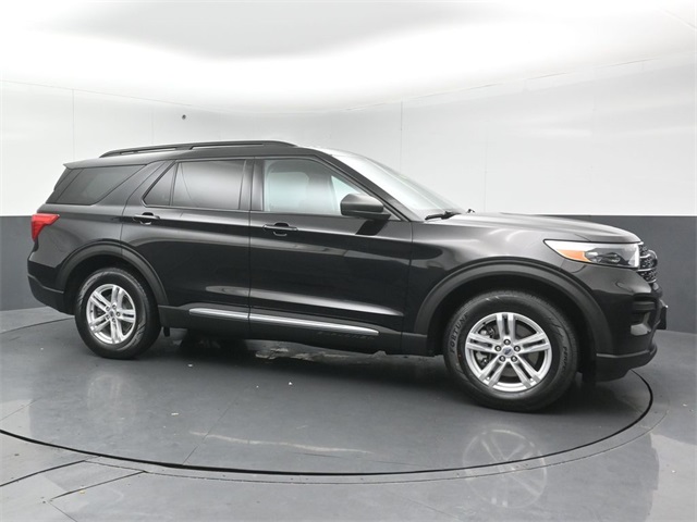 2021 Ford Explorer XLT photo 3