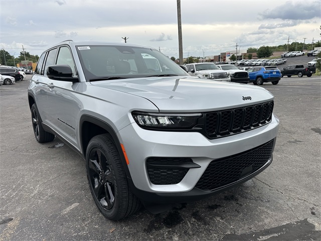 2025 Jeep Grand Cherokee Altitude X photo 3