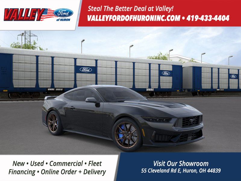 2025 Ford Mustang Dark Horse Premium photo 2